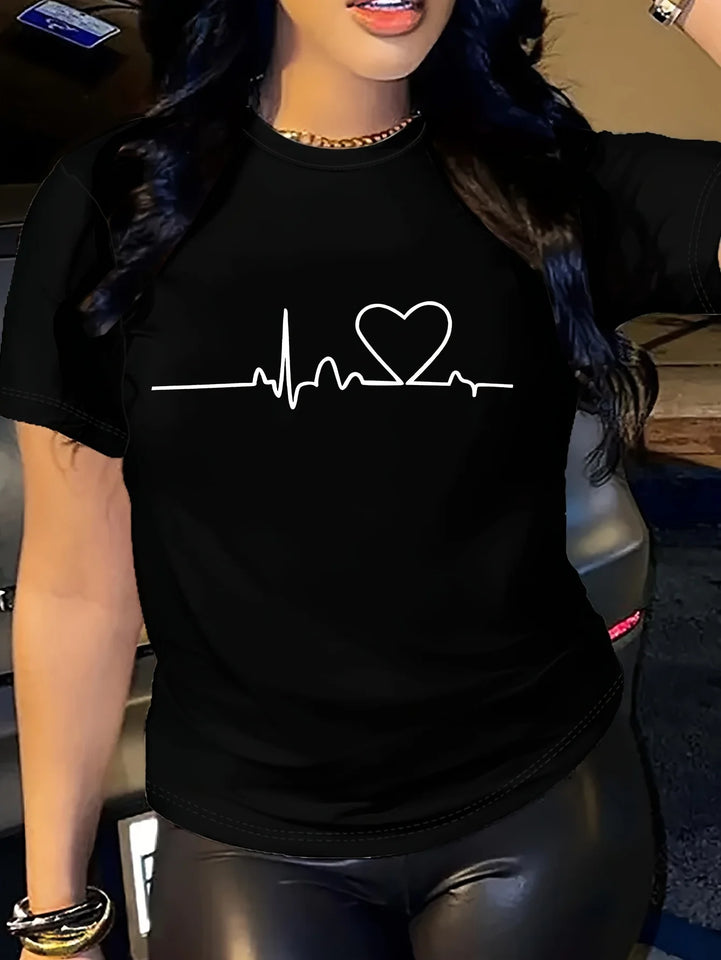 Heart Print Women’s T-Shirt – Short Sleeve, Crew Neck | تي شيرت نسائي بطبعة قلب – كم قصير، ياقة مستديرة